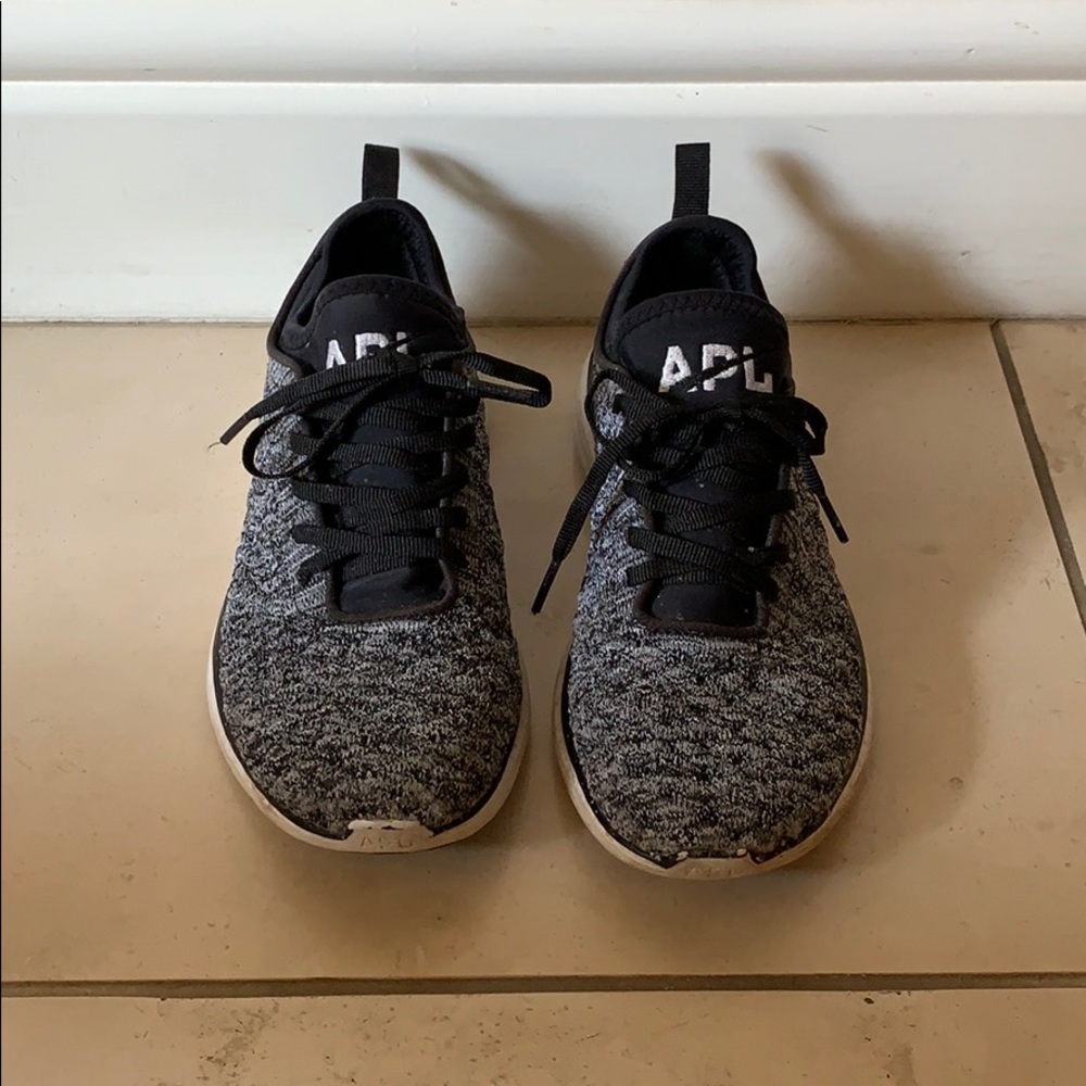 APL running sneakers